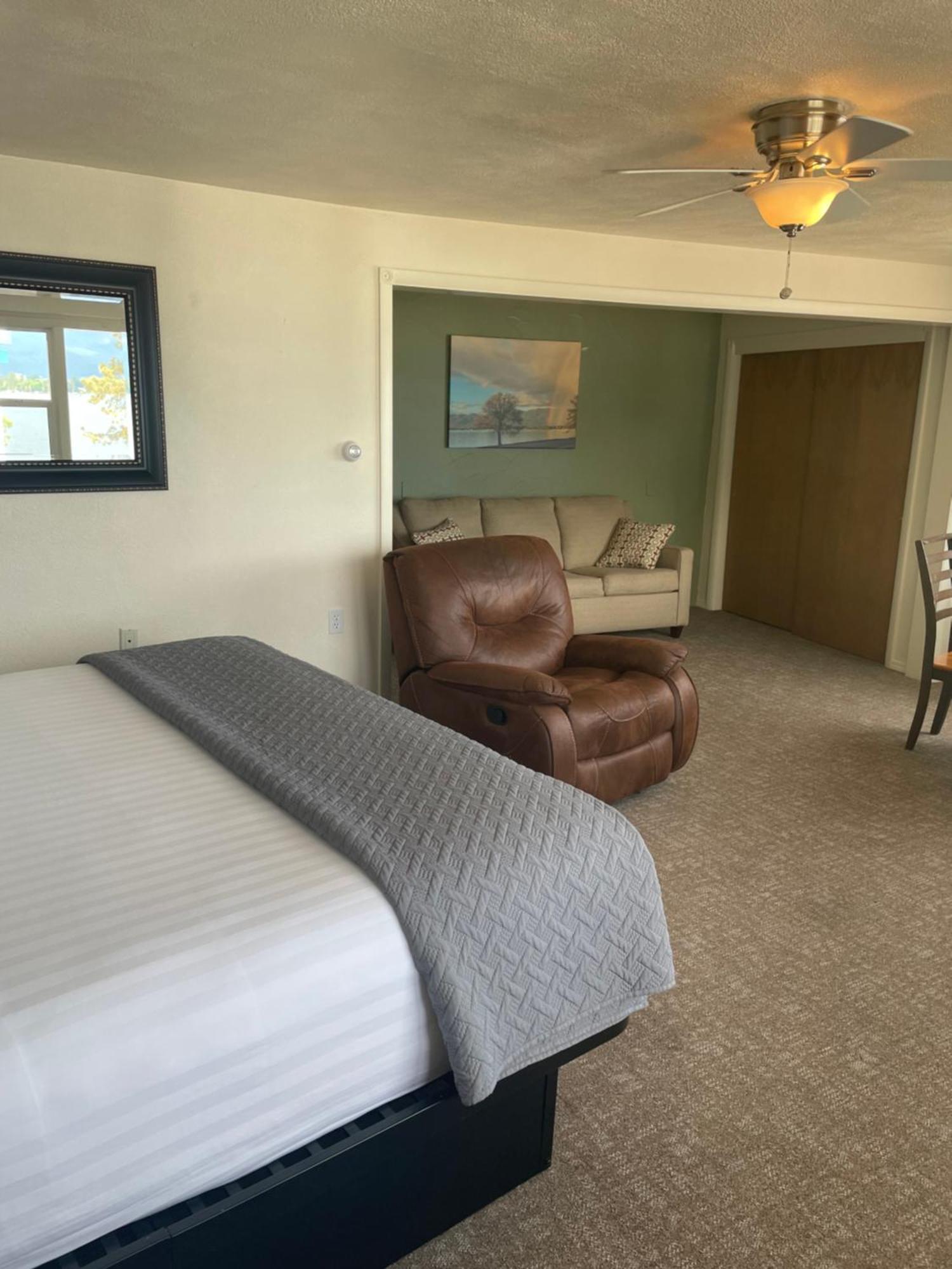 Americas Best Value Inn Polson Exterior foto